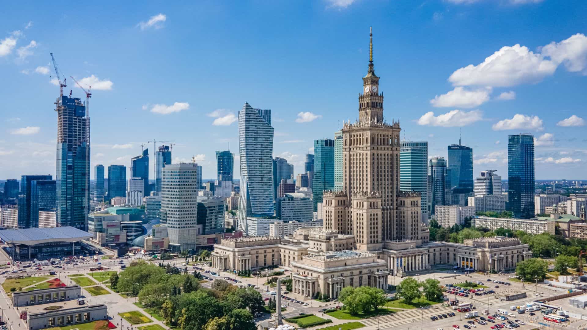 Panorama Warszawy z Pałacem Kultury i Nauki – agencja nieruchomości w stolicy