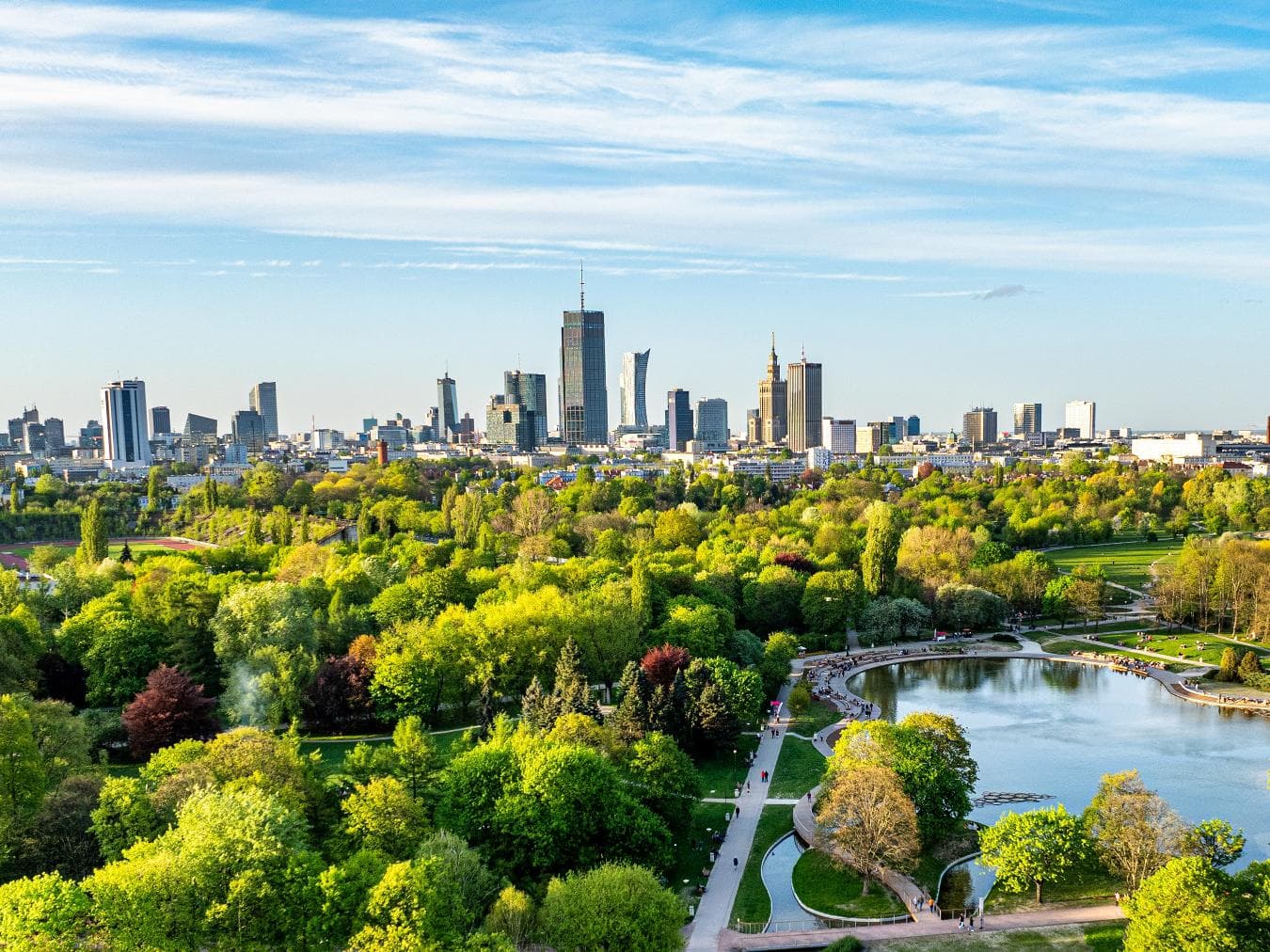 biuro-nieruchomosci-warszawa-mokotow Panorama Warszawy z lotu ptaka z widokiem na park i centrum – biuro nieruchomości Warszawa Mokotów